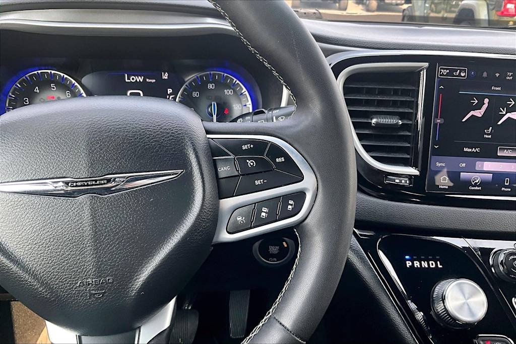 Thumbnail: 2025 Chrysler Pacifica - 26