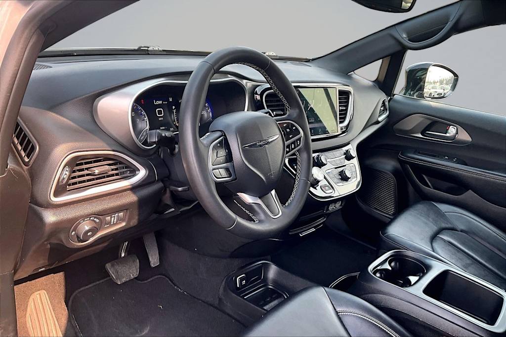 Thumbnail: 2025 Chrysler Pacifica - 2