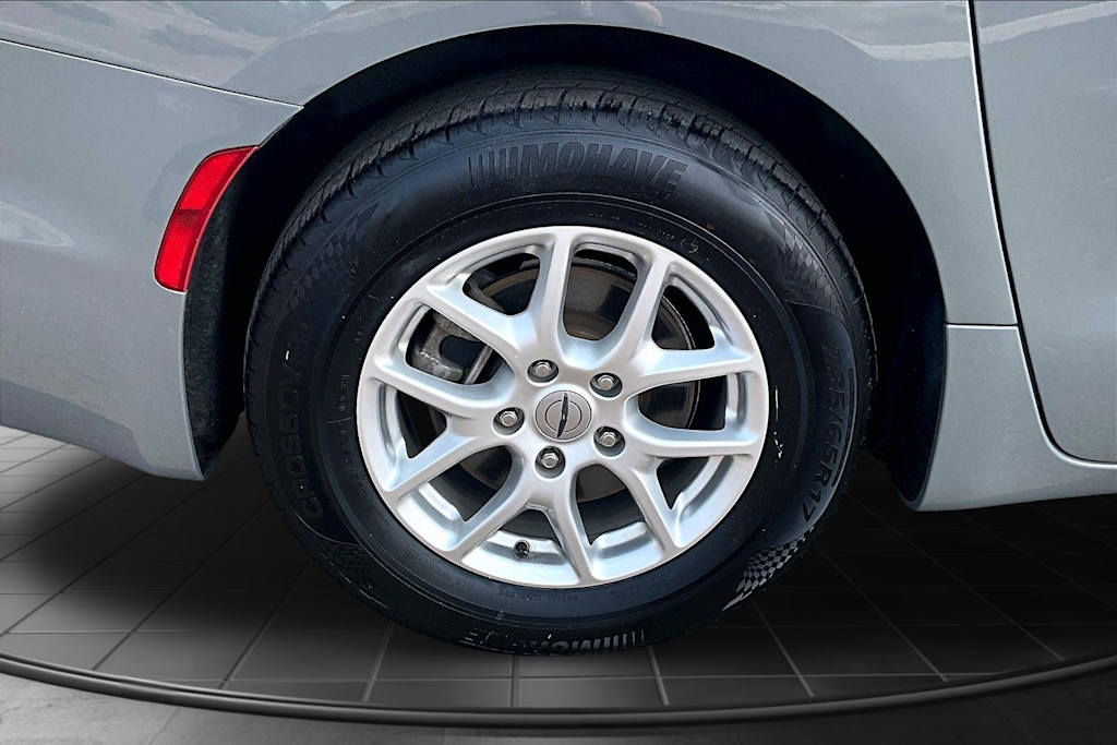 Thumbnail: 2025 Chrysler Pacifica - 35