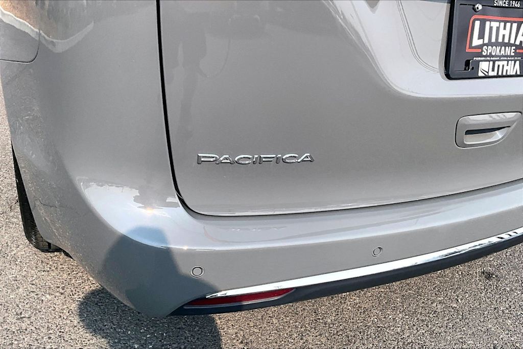 Thumbnail: 2025 Chrysler Pacifica - 7