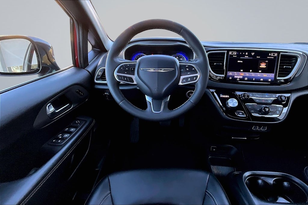 Thumbnail: 2025 Chrysler Pacifica - 14
