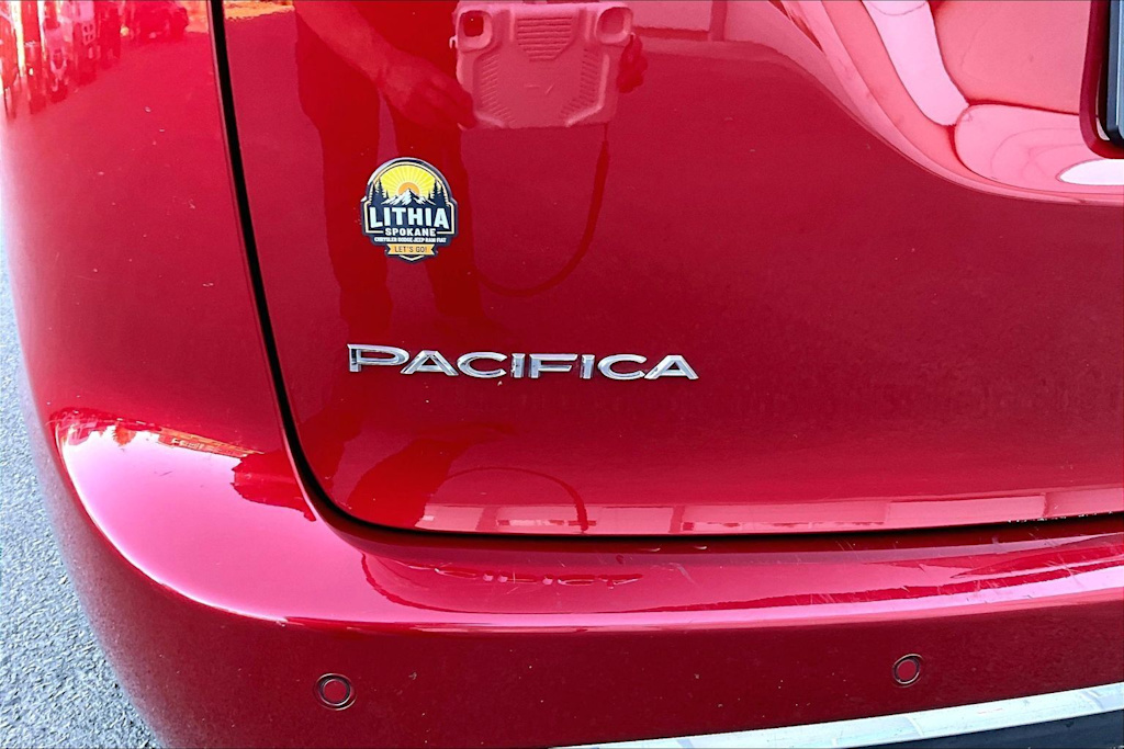 Thumbnail: 2025 Chrysler Pacifica - 7