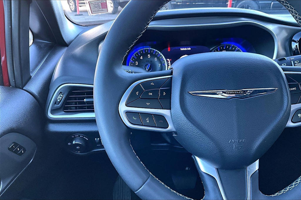 Thumbnail: 2025 Chrysler Pacifica - 15