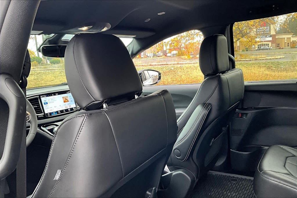 Thumbnail: 2025 Chrysler Voyager - 13