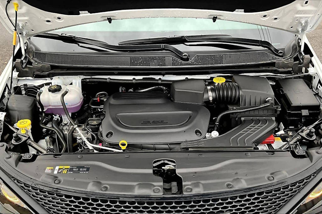 Thumbnail: 2025 Chrysler Voyager - 9