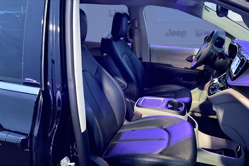 Thumbnail: 2024 Chrysler Pacifica - 12