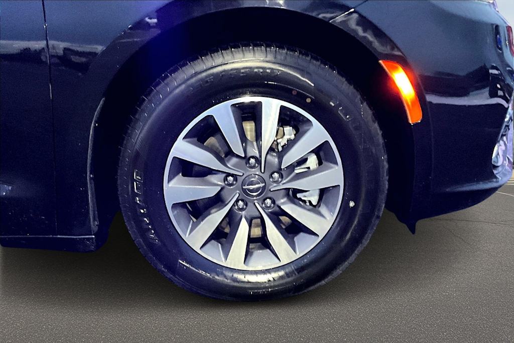 Thumbnail: 2024 Chrysler Pacifica - 33