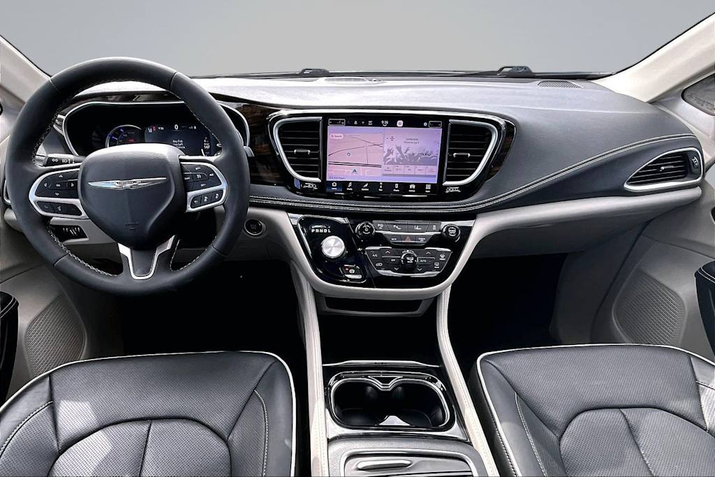 Thumbnail: 2023 Chrysler Pacifica - 10