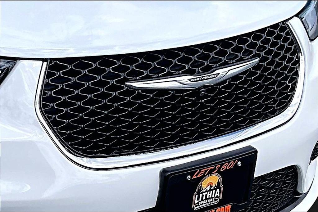 Thumbnail: 2023 Chrysler Pacifica - 33