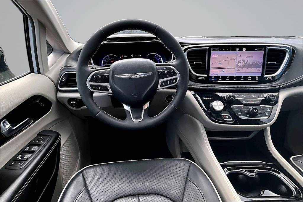 Thumbnail: 2023 Chrysler Pacifica - 14