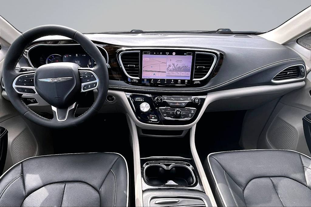 Thumbnail: 2023 Chrysler Pacifica - 10