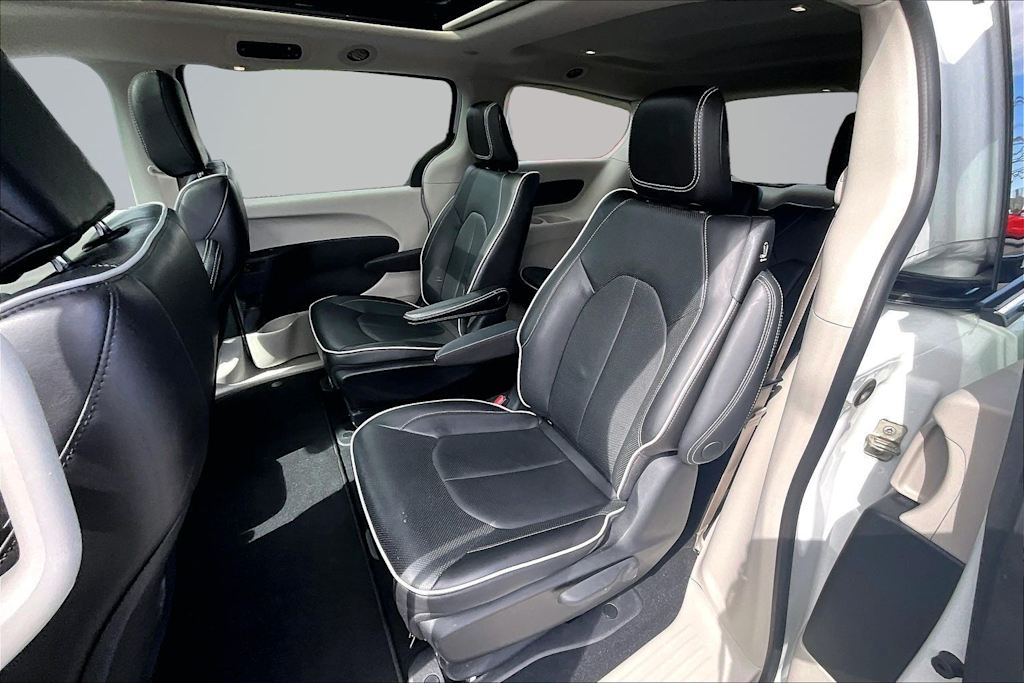 Thumbnail: 2023 Chrysler Pacifica - 13