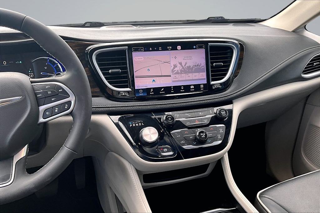 Thumbnail: 2023 Chrysler Pacifica - 16