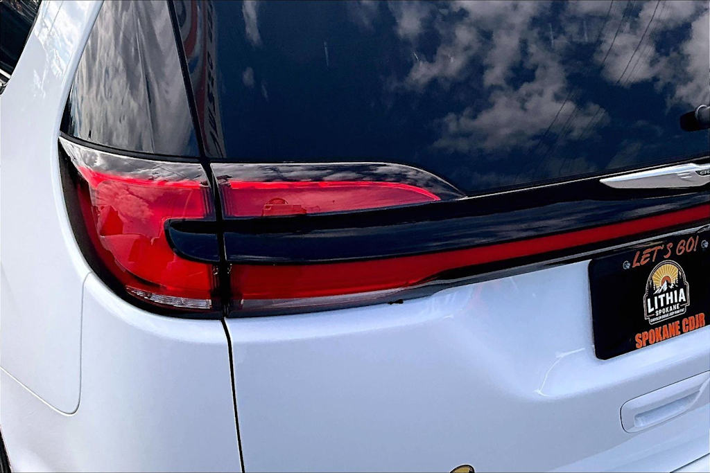 Thumbnail: 2023 Chrysler Pacifica - 32