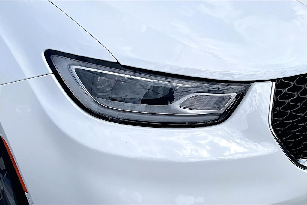 Thumbnail: 2023 Chrysler Pacifica - 31