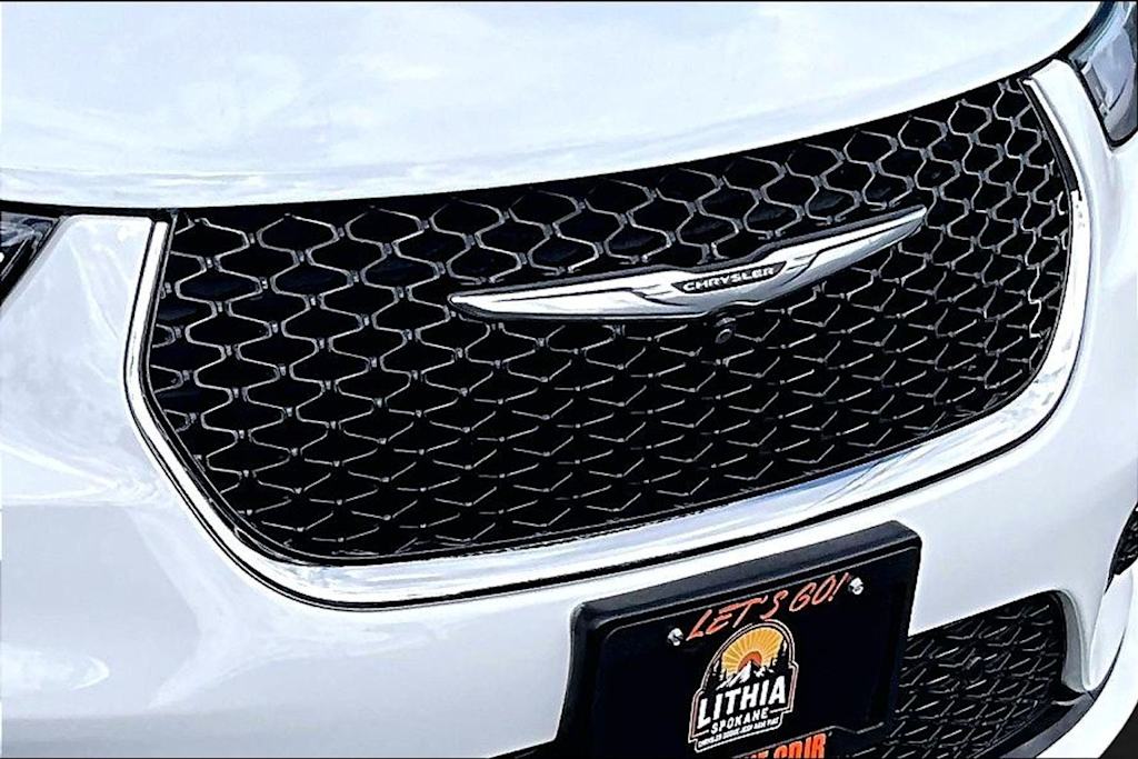 Thumbnail: 2023 Chrysler Pacifica - 33