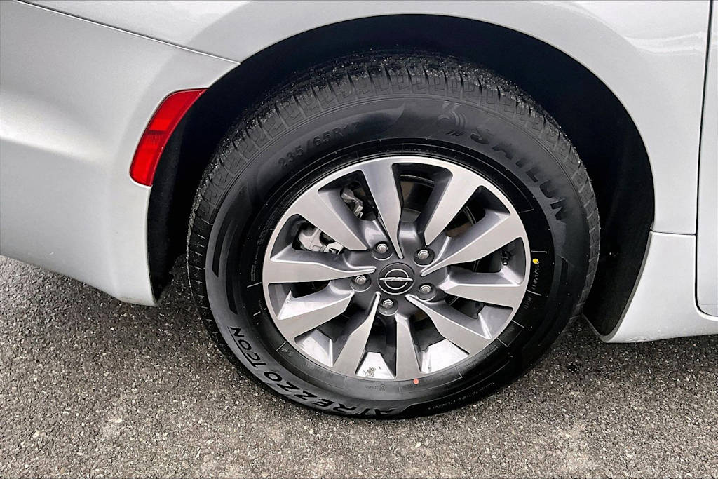 Thumbnail: 2024 Chrysler Pacifica - 35