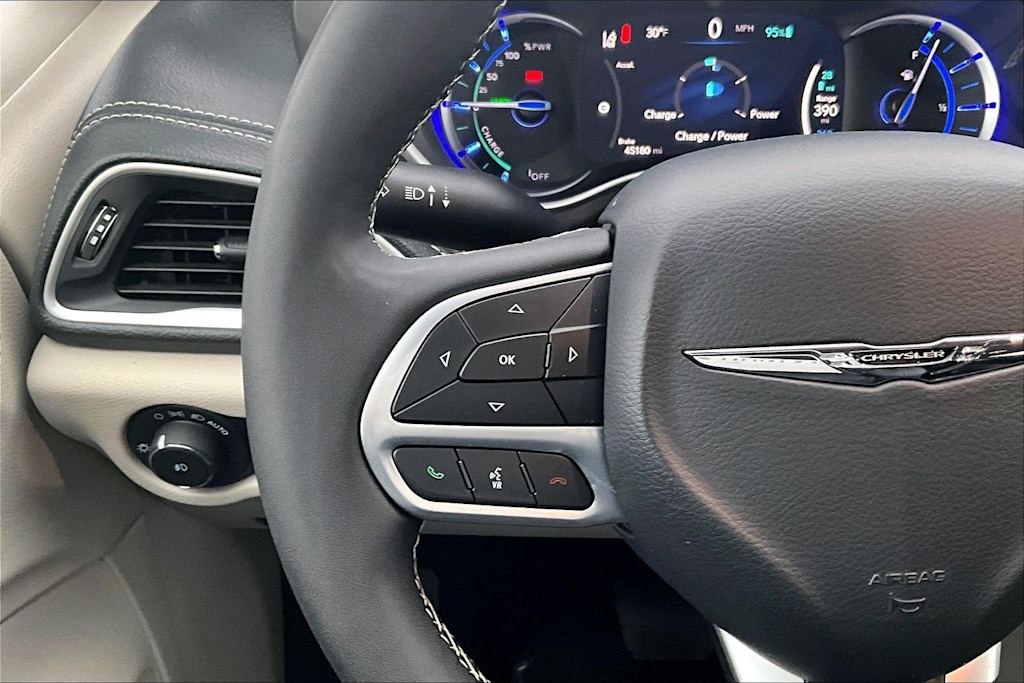 Thumbnail: 2024 Chrysler Pacifica - 25