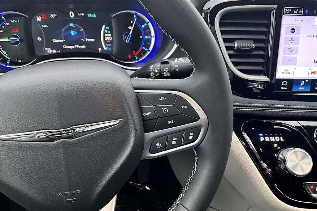 Thumbnail: 2024 Chrysler Pacifica - 26