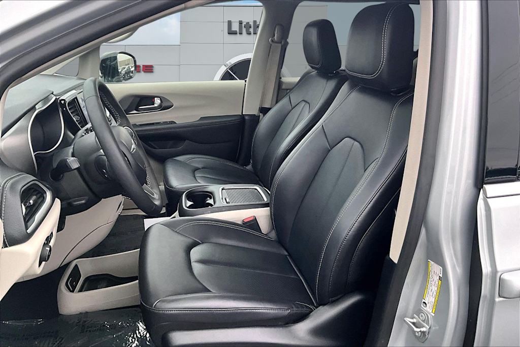 Thumbnail: 2024 Chrysler Pacifica - 11