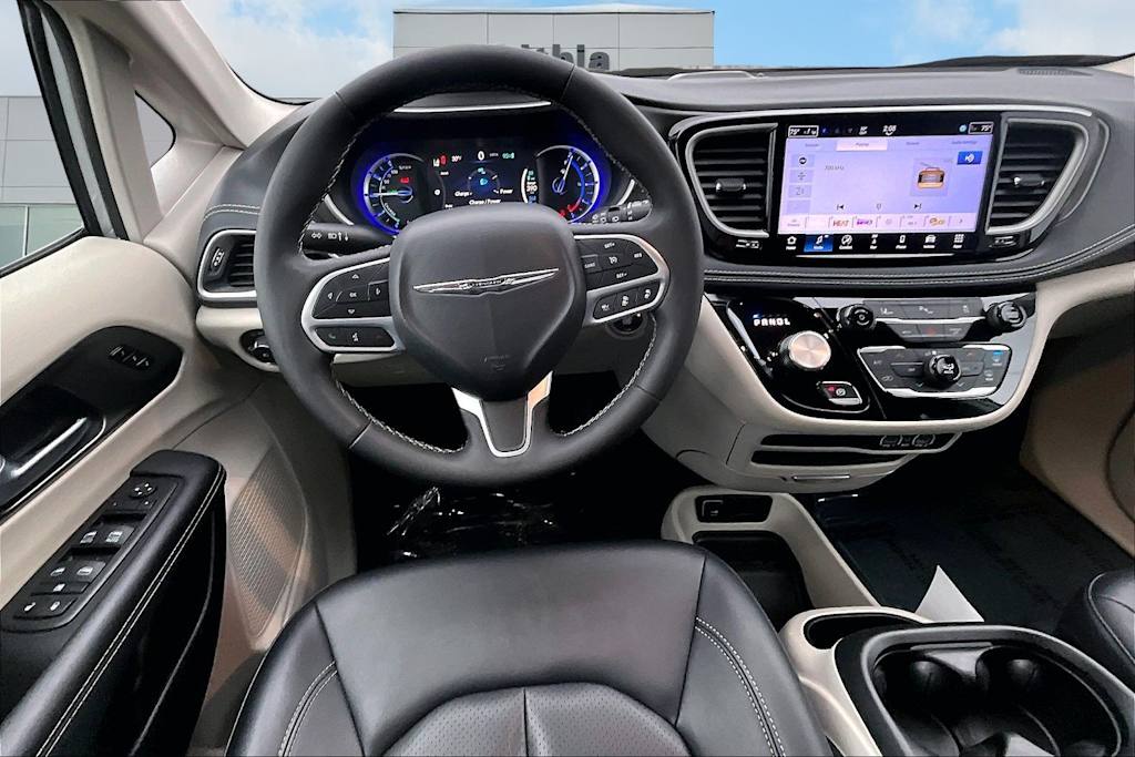 Thumbnail: 2024 Chrysler Pacifica - 14