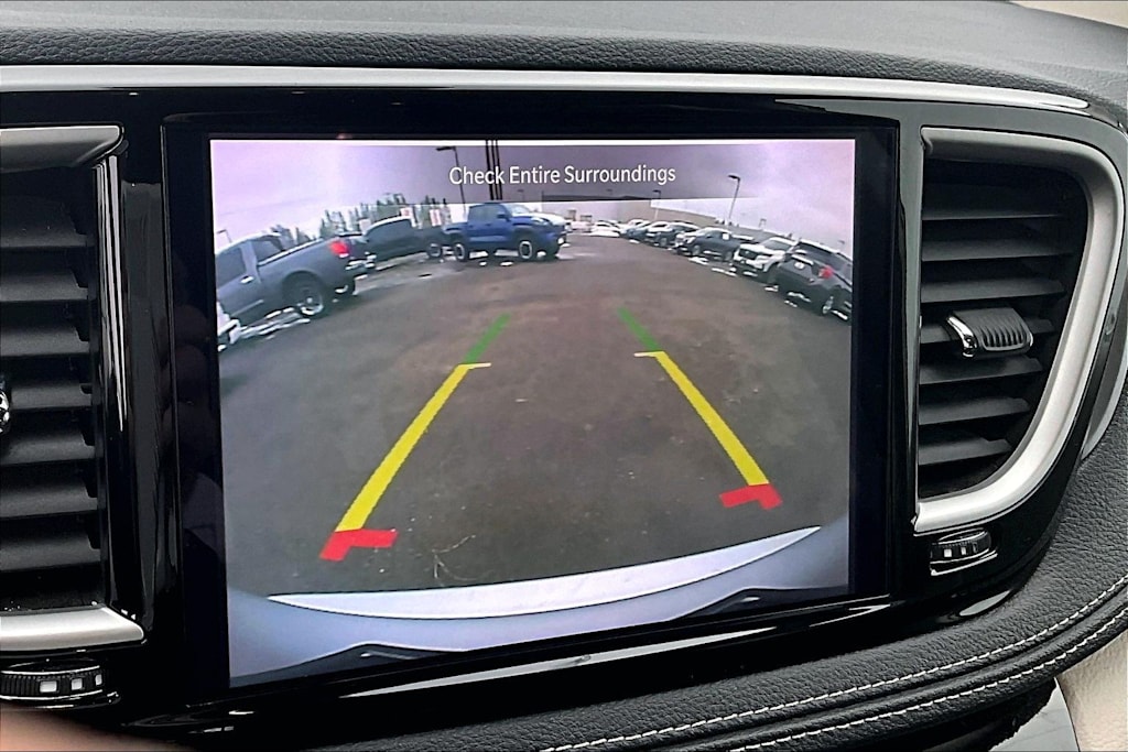 Thumbnail: 2024 Chrysler Pacifica - 27