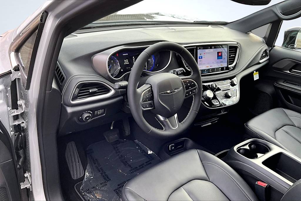 Thumbnail: 2026 Chrysler Pacifica - 2