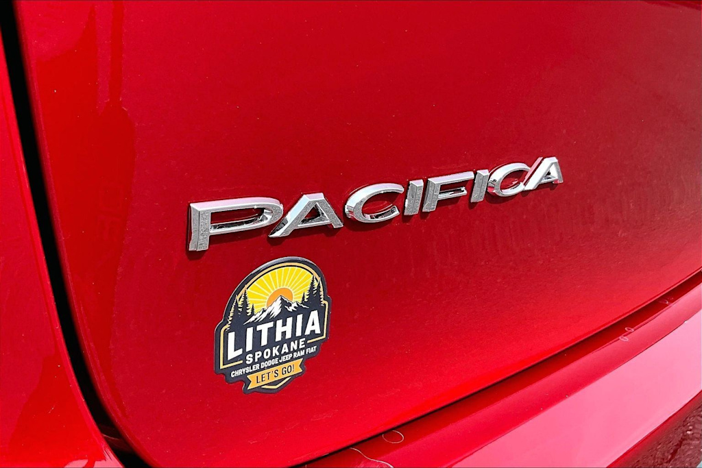 Thumbnail: 2027 Chrysler Pacifica - 7