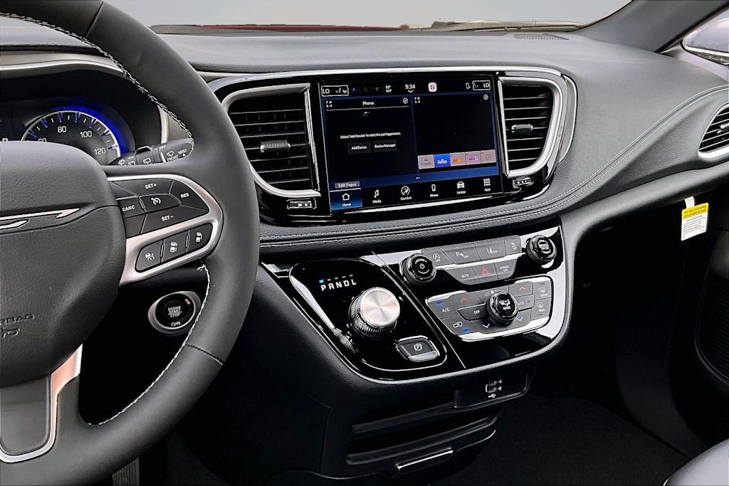 Thumbnail: 2027 Chrysler Pacifica - 15