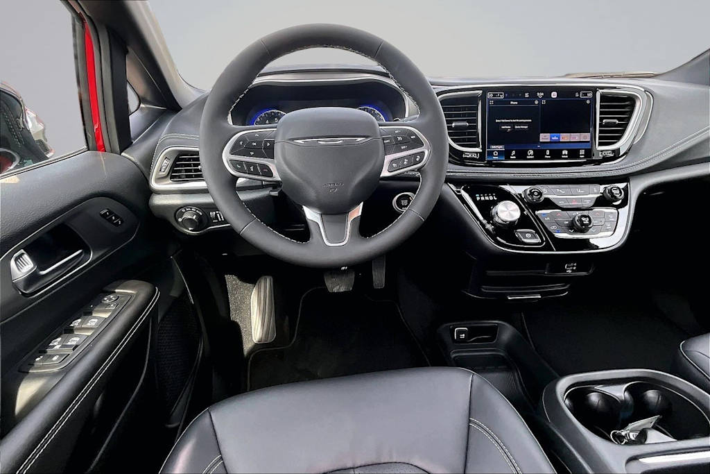 Thumbnail: 2027 Chrysler Pacifica - 14