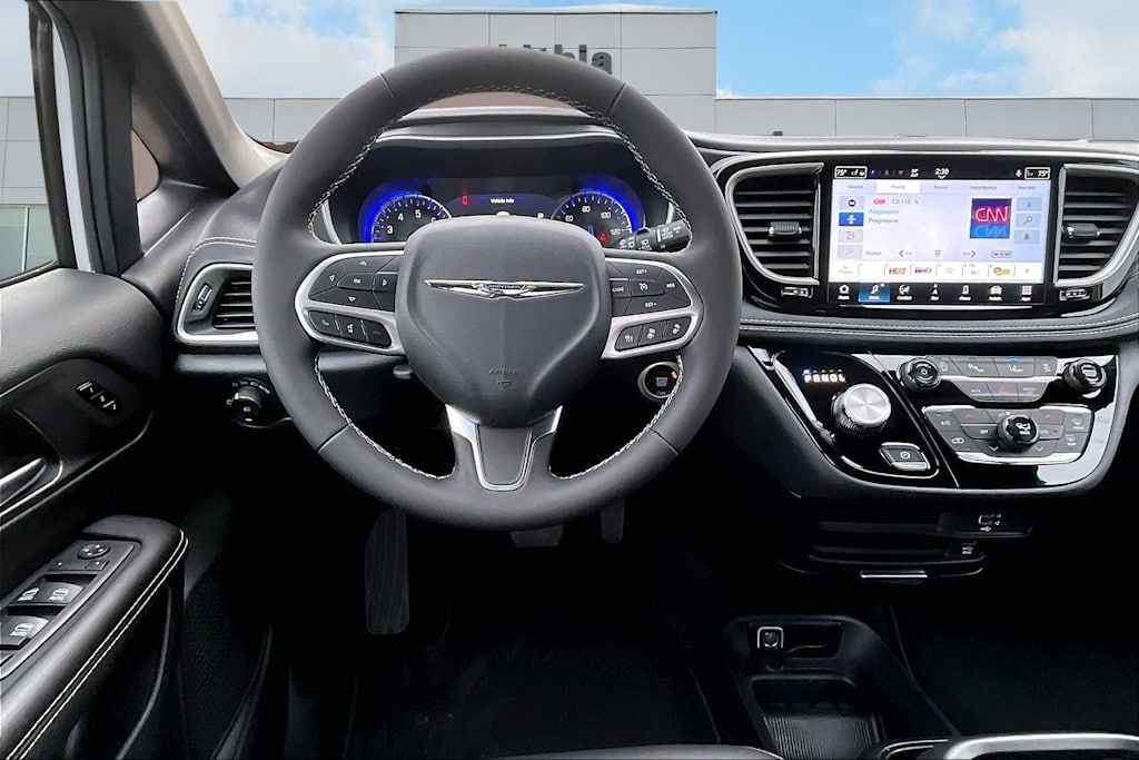Thumbnail: 2026 Chrysler Pacifica - 14