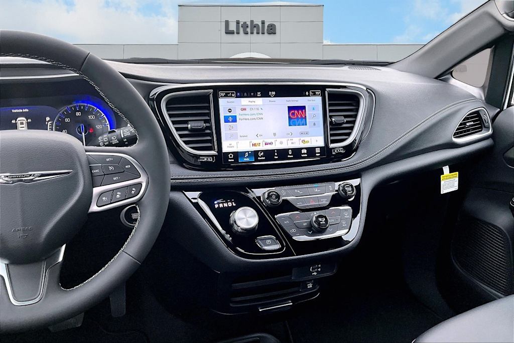 Thumbnail: 2026 Chrysler Pacifica - 15