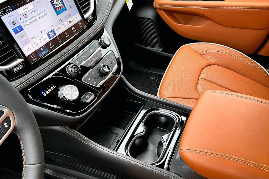 Thumbnail: 2026 Chrysler Pacifica - 21