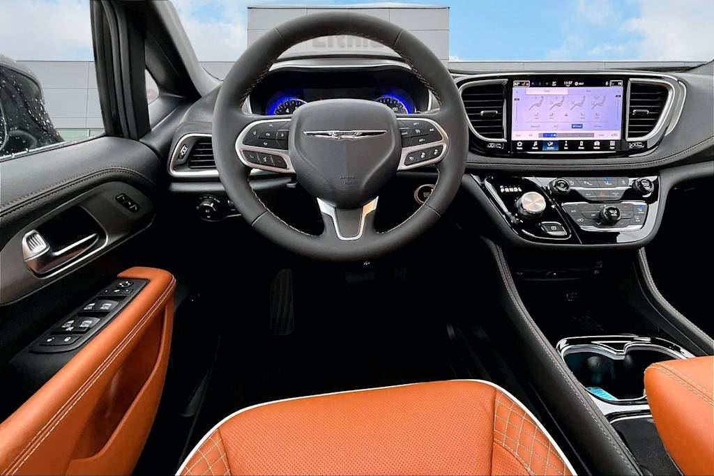 Thumbnail: 2026 Chrysler Pacifica - 14