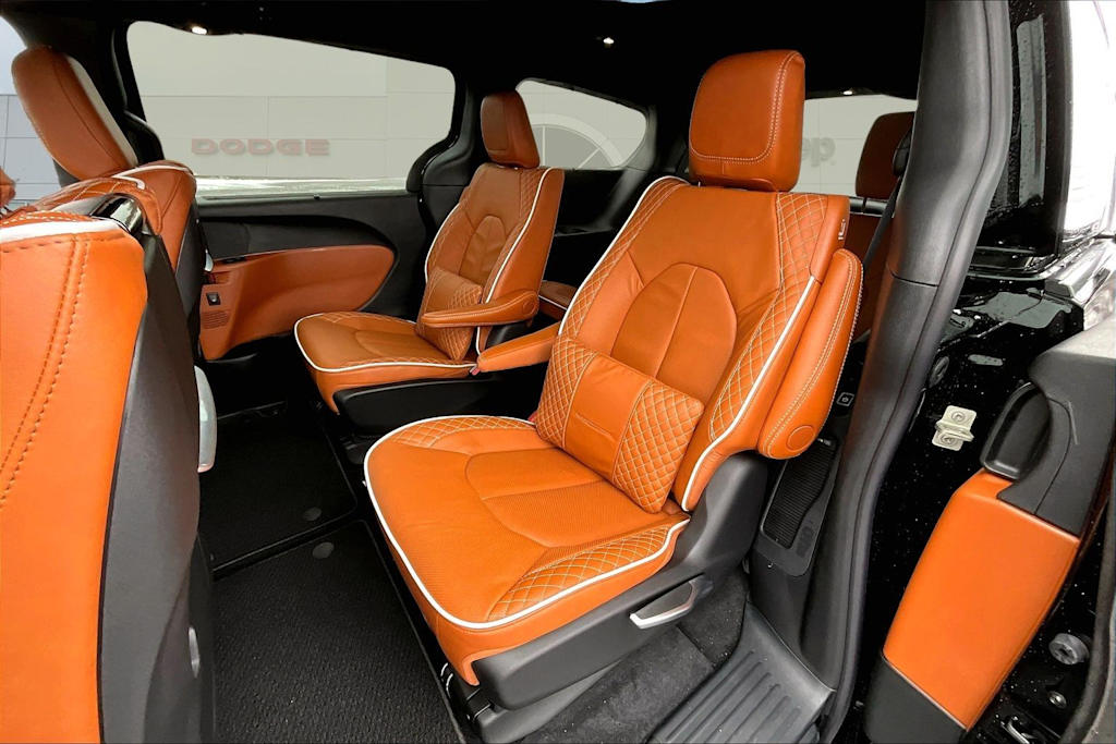 Thumbnail: 2026 Chrysler Pacifica - 20