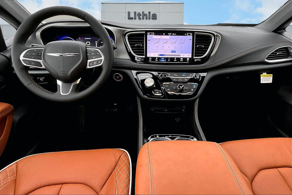 Thumbnail: 2026 Chrysler Pacifica - 10