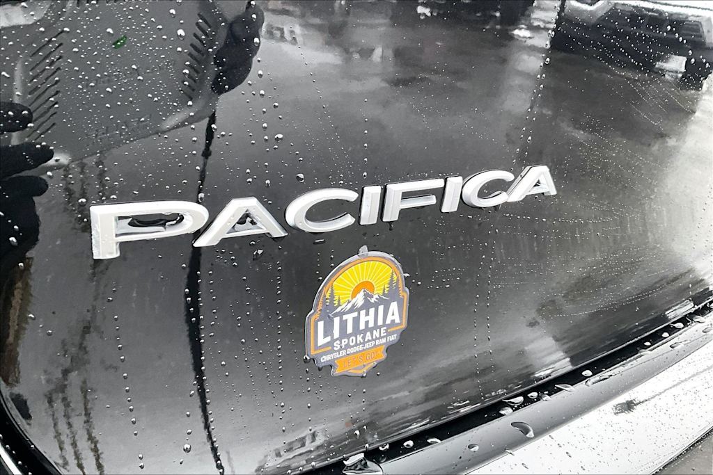 Thumbnail: 2026 Chrysler Pacifica - 7