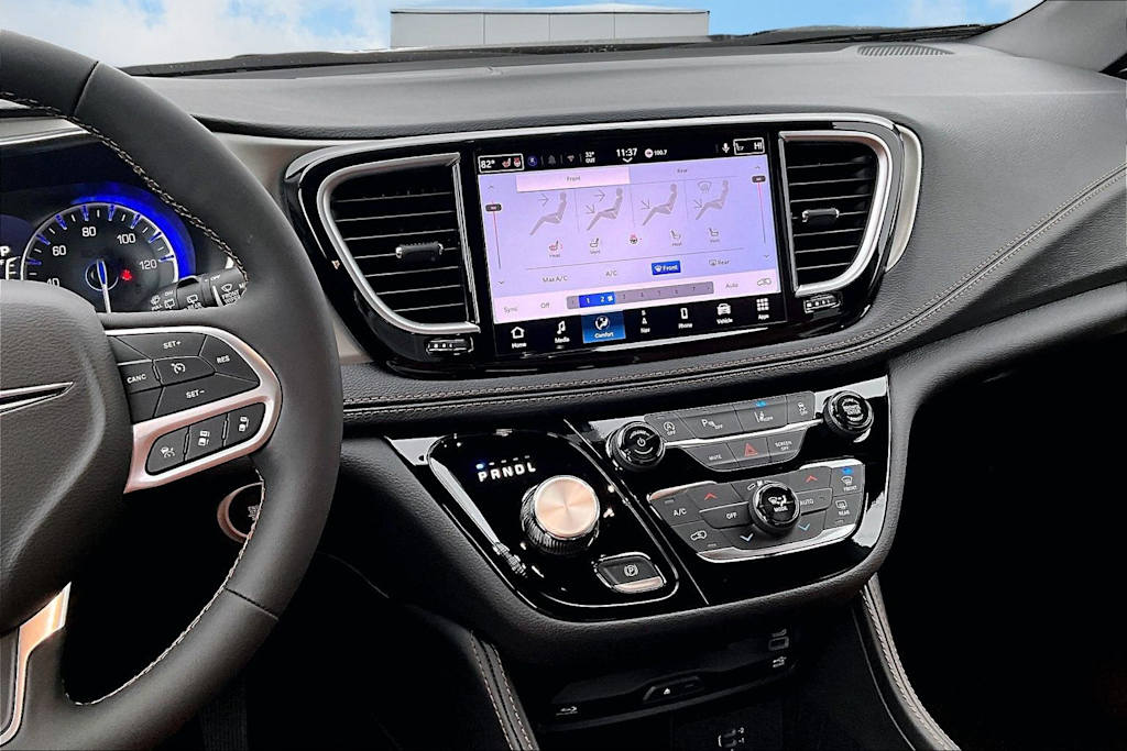 Thumbnail: 2026 Chrysler Pacifica - 15