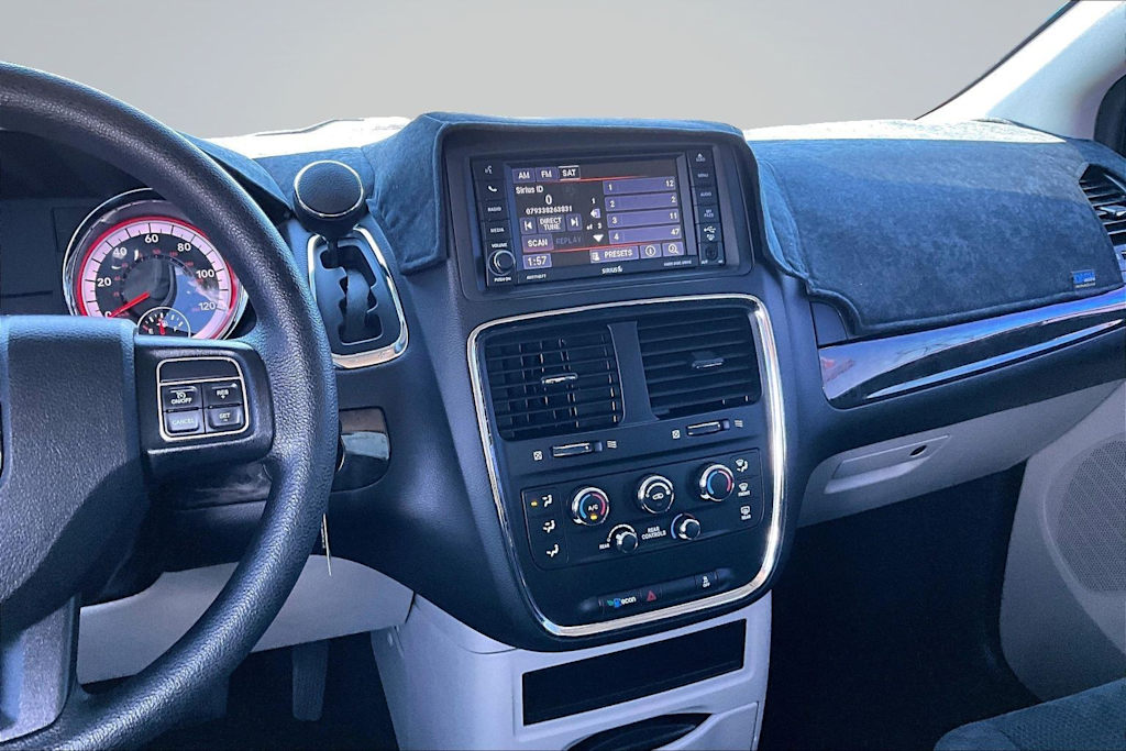 Thumbnail: 2018 Dodge Grand Caravan - 15