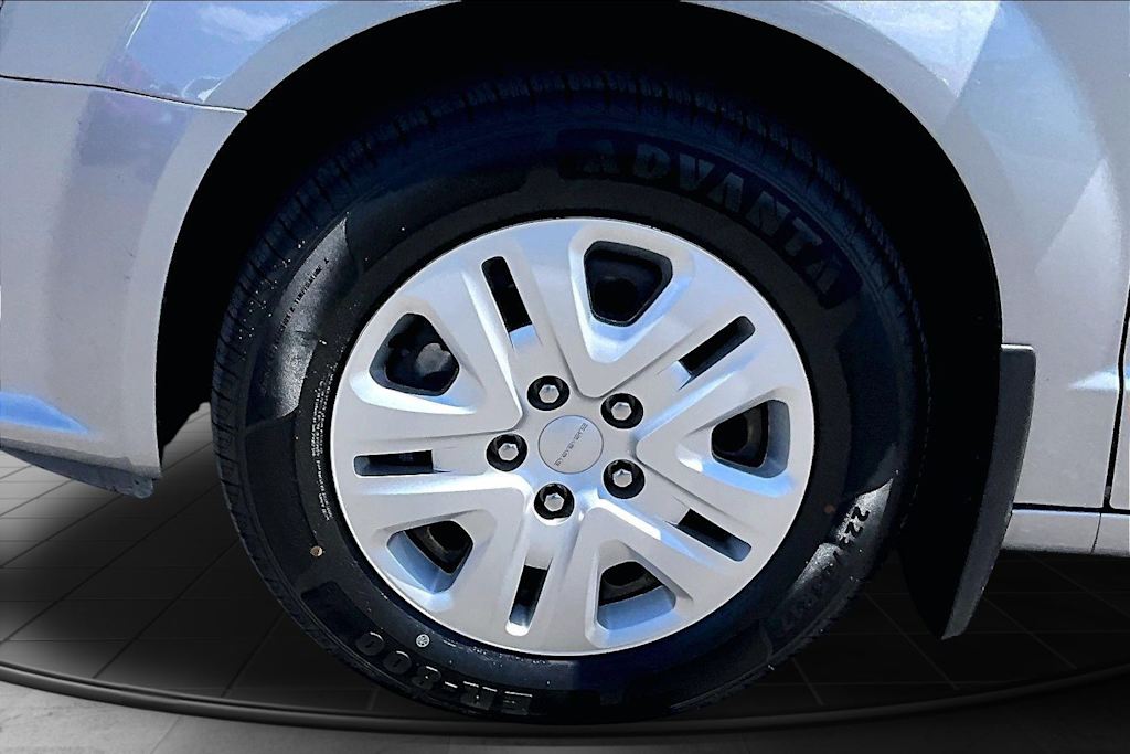 Thumbnail: 2018 Dodge Grand Caravan - 8