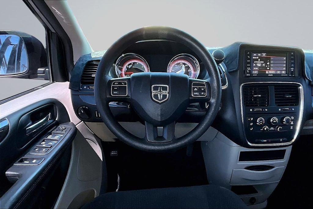 Thumbnail: 2018 Dodge Grand Caravan - 14