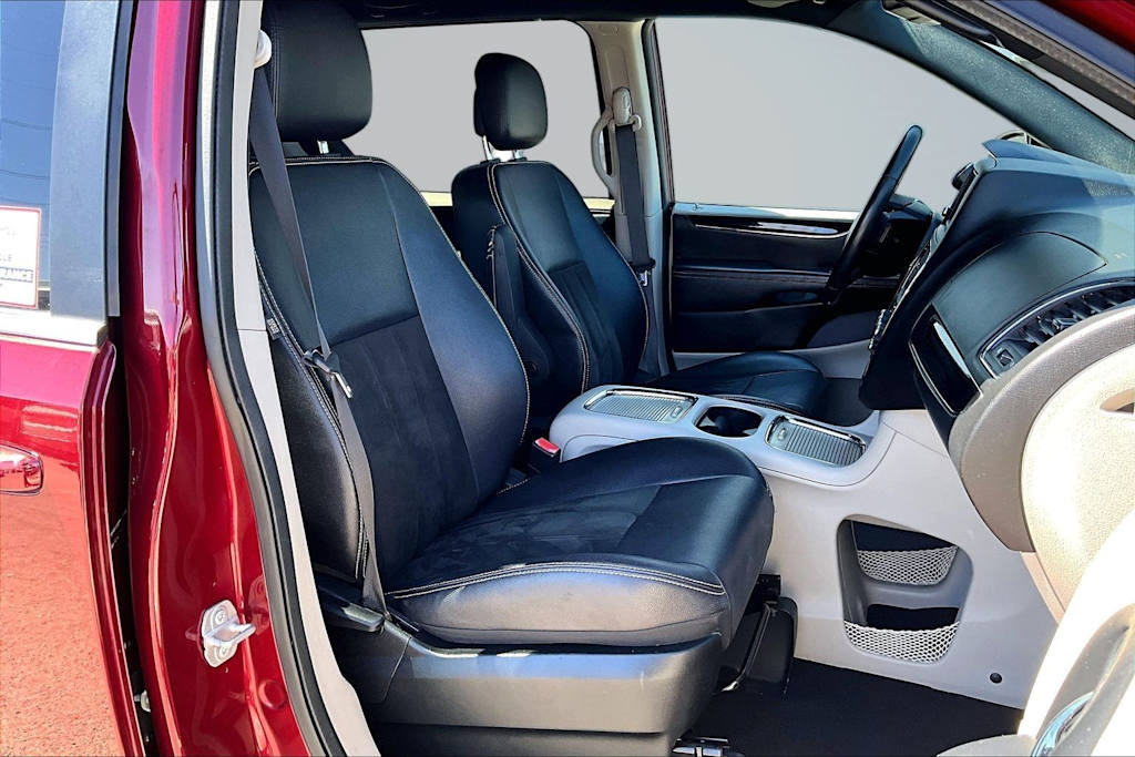 Thumbnail: 2019 Dodge Grand Caravan - 11