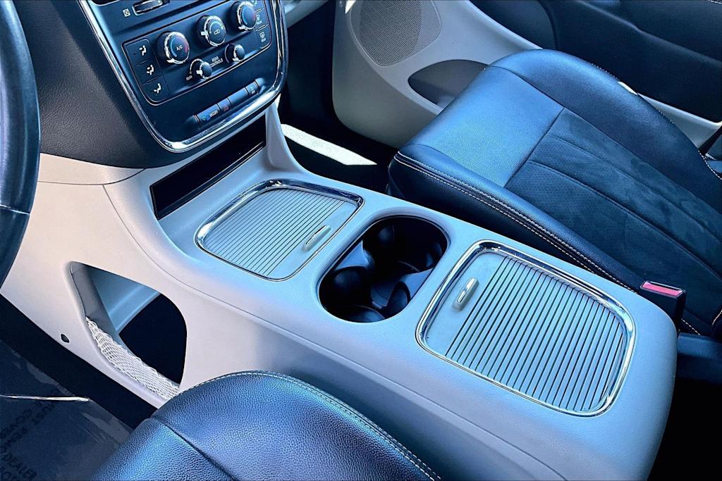 Thumbnail: 2019 Dodge Grand Caravan - 15