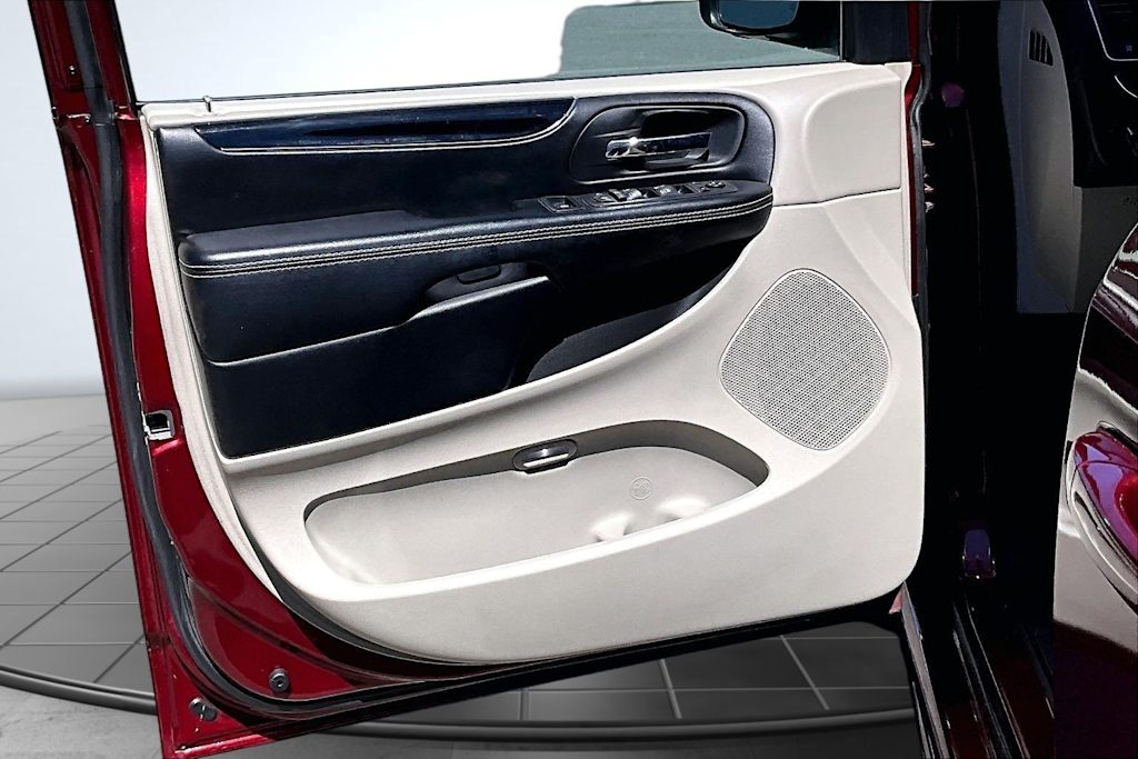 Thumbnail: 2019 Dodge Grand Caravan - 27