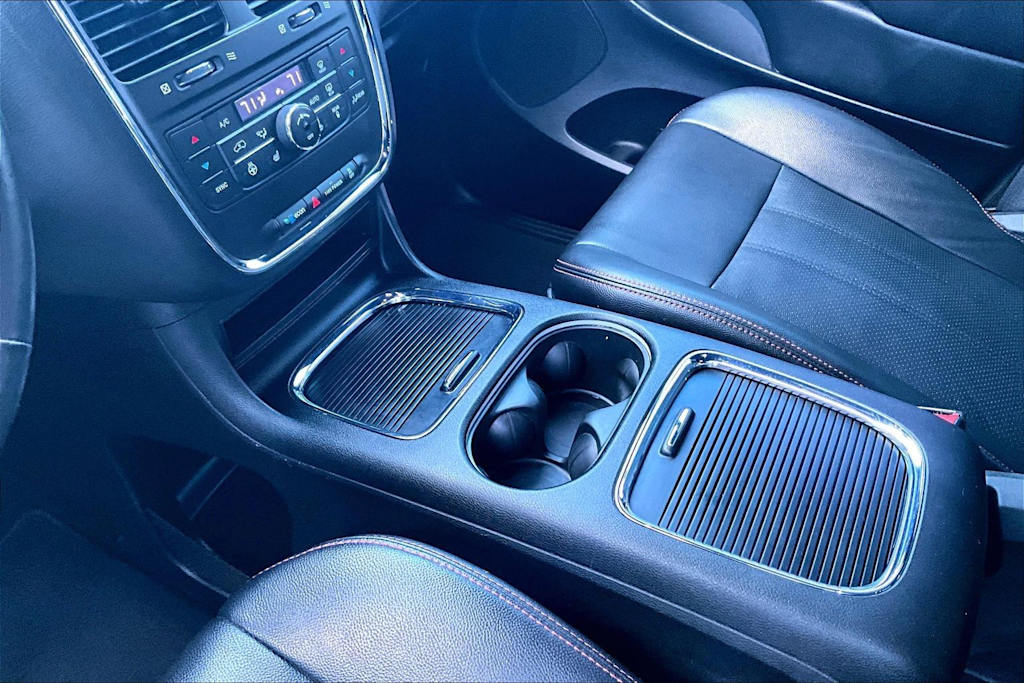Thumbnail: 2019 Dodge Grand Caravan - 16