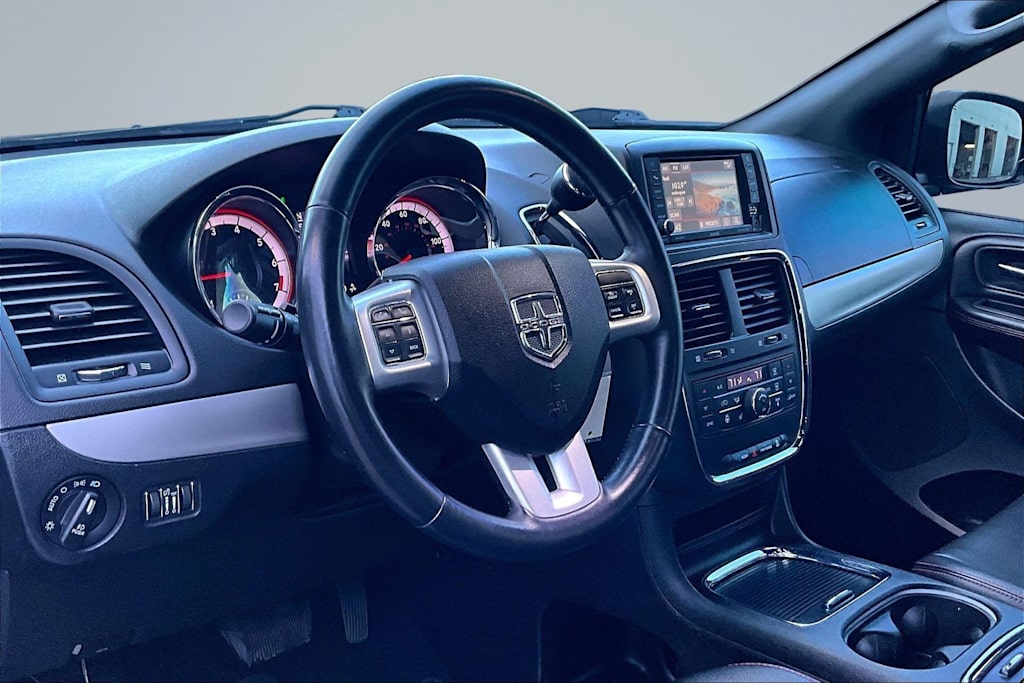 Thumbnail: 2019 Dodge Grand Caravan - 2