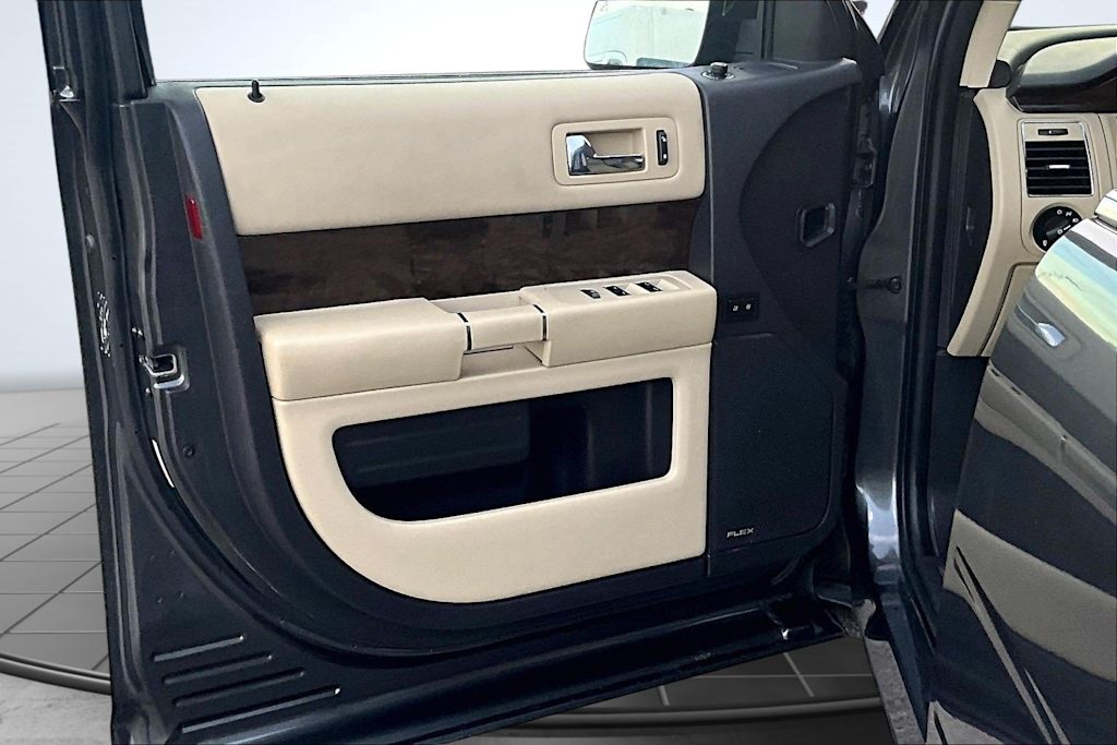 Thumbnail: 2017 Ford Flex - 28