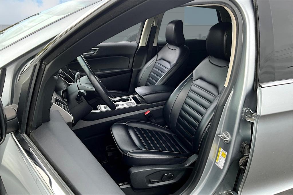 Thumbnail: 2022 Ford Edge - 11