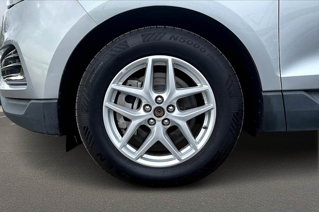 Thumbnail: 2022 Ford Edge - 8