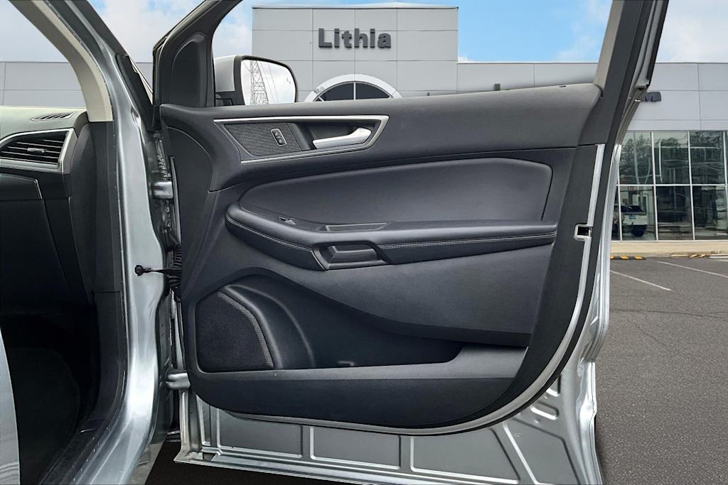 Thumbnail: 2022 Ford Edge - 29